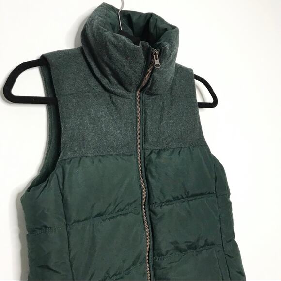 Old Navy Womens XSmall Mixed Fabric Frost Free Vest Green Quilted Pockets Winter - Picture 4 of 8